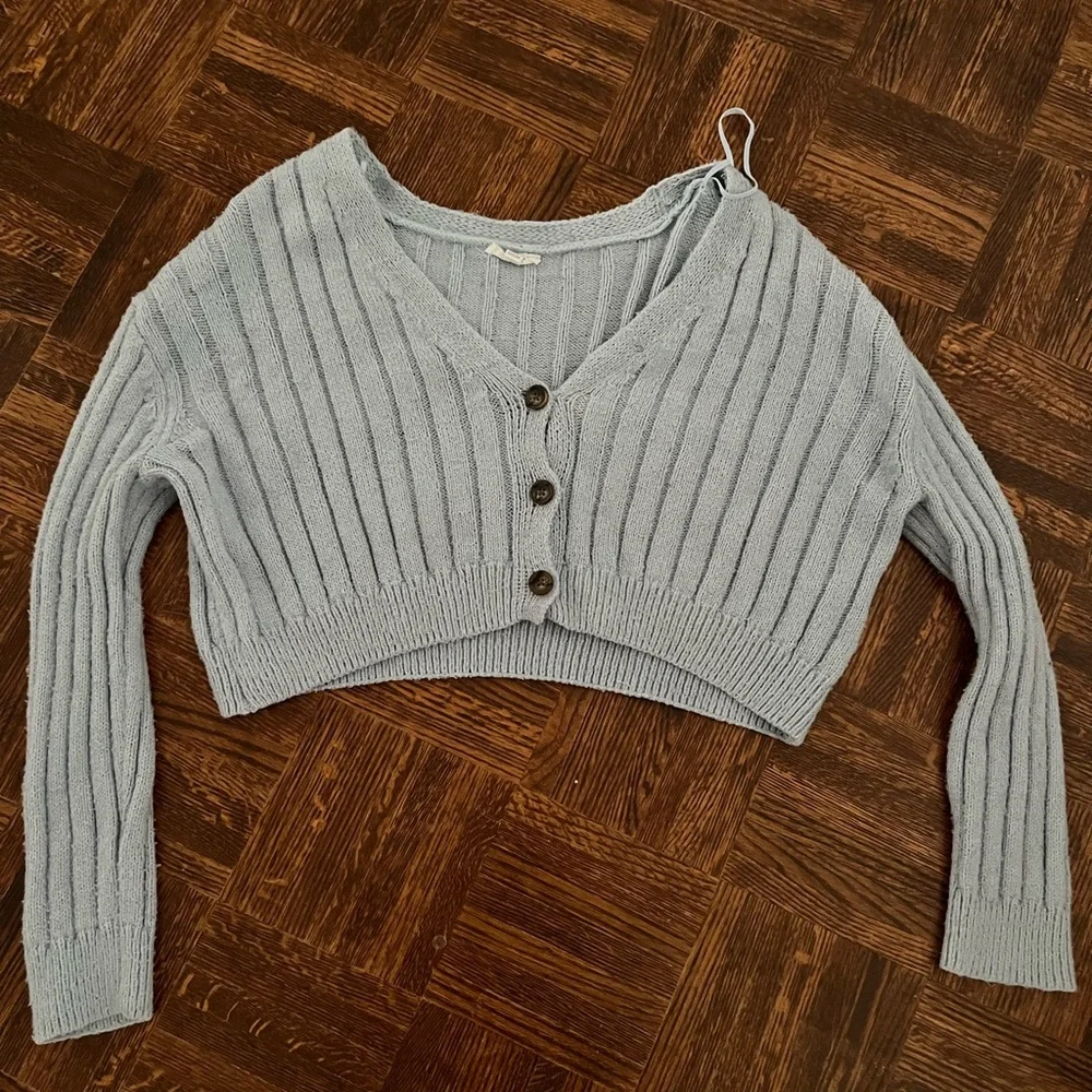 baby blue cropped sweater garage size small - Picture 4 of 4